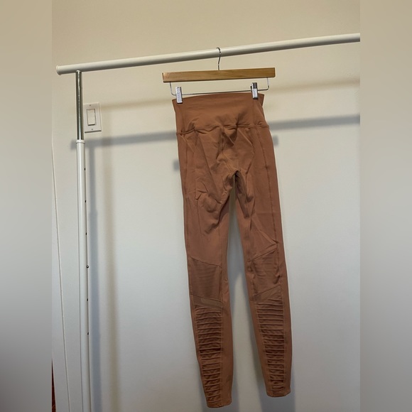 Alo yoga leggings - Picture 2 of 3